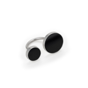 Silver ring with two Onyx