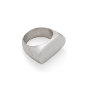 Solid signet ring made of sterling silver with an oval, convex surface.